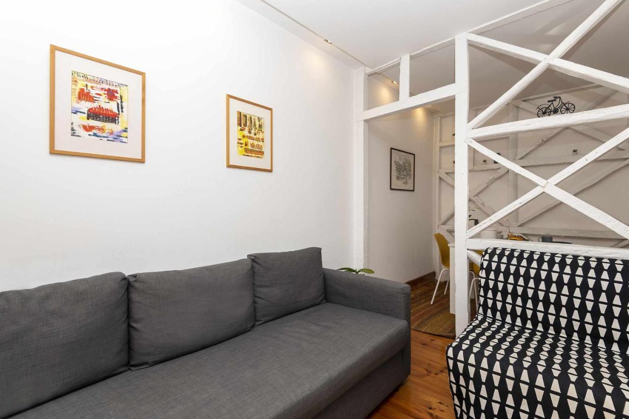 Typical Portuguese Apartment In Sao Bento Lisbon Exterior photo