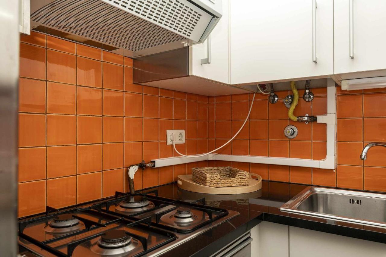 Typical Portuguese Apartment In Sao Bento Lisbon Exterior photo
